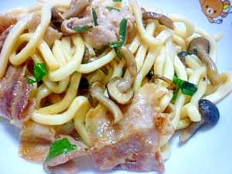 オイスターソースで♪しめじと豚バラの焼きうどん